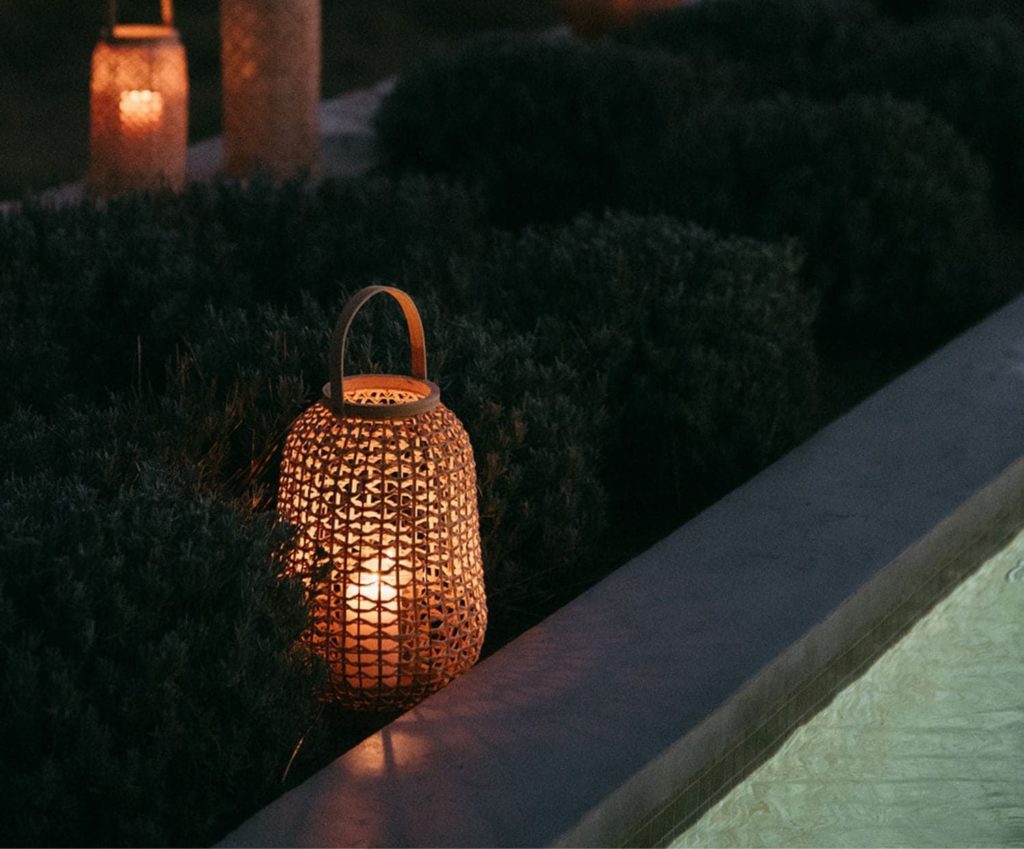 farol-moderno-portavelas-marron-fibra-natural-moderno-39cm