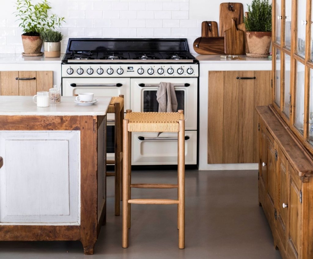 taburete-cocina-nordico-marron-madera